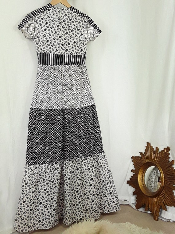 SALE Original 1970s Cotton Black and White Tiered… - image 4