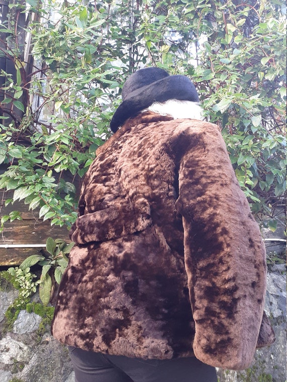 1960s Beaver Lamb Sheepskin Jacket. Rich chocolate br… Gem
