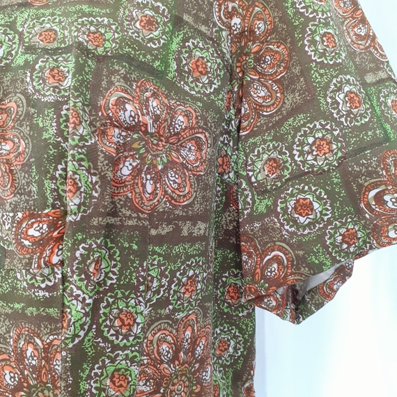 1950s Volup Homemade Dress in Rayon mix. Floral. … - image 10