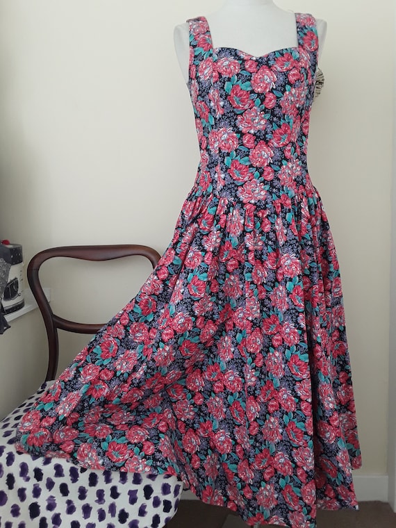 1980s Vintage Laura Ashley Floral Dress.Cotton. Sw