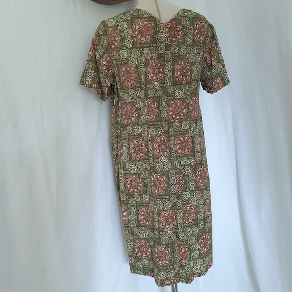 1950s Volup Homemade Dress in Rayon mix. Floral. … - image 9