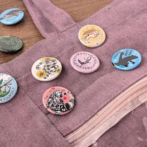 Reptile and Amphibian Metal Button Pins - Assorted 1.25 inch Metal Buttons for Backpacks