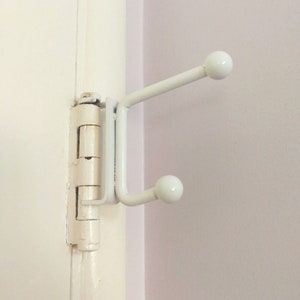 Bathroom Towel Rack, Towel Hanger, Bedroom Coat Rack, Coat Hooks, No Hole Installation Rack, Behind-the-door Hooks image 3