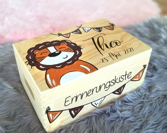 Erinnerungskiste mit Nams als persönliches Geschenk zur Geburt fürs Baby, Erinnerungsbox,Holzkiste mit Name