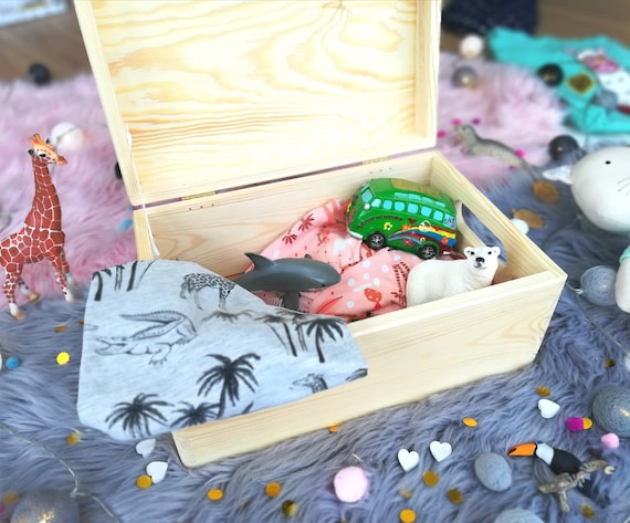 Scatola Dei Ricordi Bambino Arcobaleno - Legno Naturale FSC - Personalizzabile - 40x30x14 Cm - Regalo Nascita - Foto 9