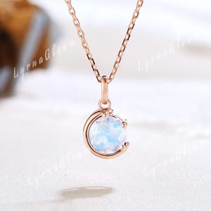 Rainbow Moonstone Moon Pendant Necklace Rose Gold Crescent Moon Neckalce Moonstone Necklace Danity Gemstone Necklace Birthday Gift for Her