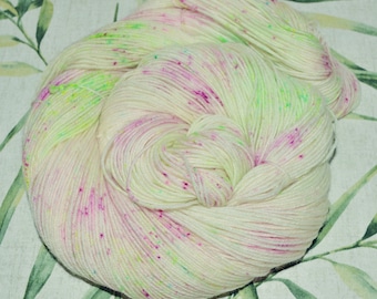 Erste Blüten 100g Handgefärbte Sockenwolle 4fach Classic Stricken Häkeln Weben
