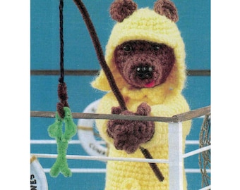 Schema all'uncinetto Bear Gone Fishing Fish on a Hook Teddy all'uncinetto 9" 23cm Filato pettinato 10 capi PDF scaricabile digitalmente in INGLESE