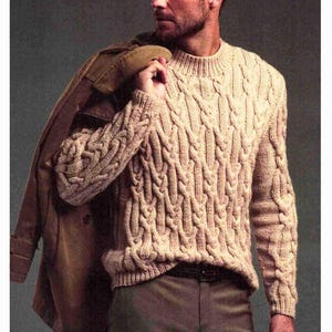 Patrón de tejido para suéter con textura de trenzas para hombre, 4 tallas S-XL (85-120 cm, 33.1/2-47 pulgadas). Tejido de trenzas, 12 cabos, grueso. Descarga digital en PDF en INGLÉS.