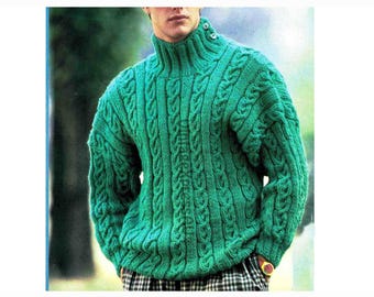 Hochgeschlossener Pullover mit Zopfmuster Strickmuster Männer 3 Grössen 36-42 in 91-107 cm DK 8 fädig Seitliche Kragenöffnung PDF digitaler Download in ENGLISCH