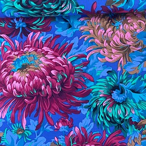 Kaffe Fassett Stoff Shaggy Chrysanthemen in pink, blau und grün von Philip Jacobs Bild 3