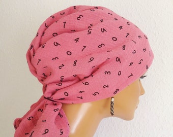 Damen Leichte Kopftuch Mütze ohne Knoten- Gummizug  Rosa Schwarze Buchstaben Öko-Baumwolle/Musselin beidseitig Chemo Krebs statt Perücke