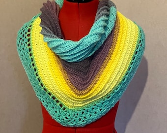 Small crochet triangle scarf