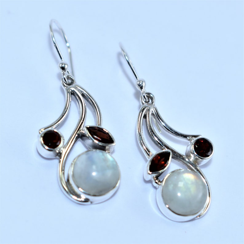 Natural Rainbow Moonstone Earring,Garnet Earring,Drop Earring,Handmade Earring,Gemstone jewelry,92.5 Sterling Silver Earring,Wedding Gift