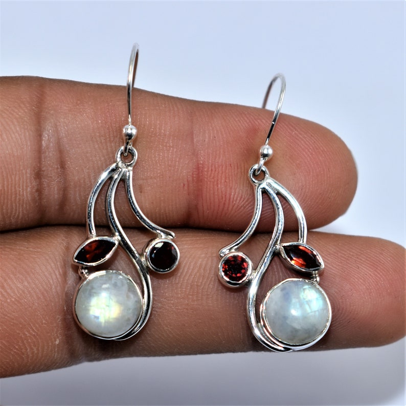 Natural Rainbow Moonstone Earring,Garnet Earring,Drop Earring,Handmade Earring,Gemstone jewelry,92.5 Sterling Silver Earring,Wedding Gift
