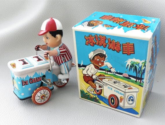 Jouet Mécanique En Fer Blanc – Chariot De Glace Vendeur – Remontage à Clé – Réédition Vintage – Dès 14 Ans