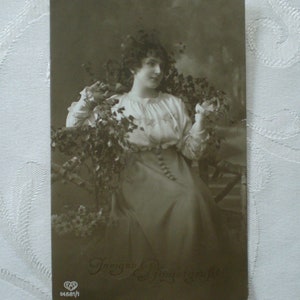 Fotopostkarte Innigen Pfingstgruß Vintagekarte Postkarte Junge Frau