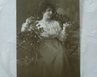 Fotopostkarte Innigen Pfingstgruß Vintagekarte Postkarte Junge Frau