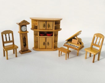 Puppenhausmöbel, Wohnzimmer, 6-teilig Puppenhaus Miniaturmöbel 1:12 Stühle Flügel Klavier Schrank Standuhr