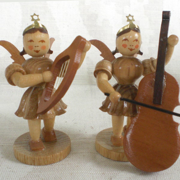Musizierende Engel Engelorchester Engel mit Kontrabass und Harfe