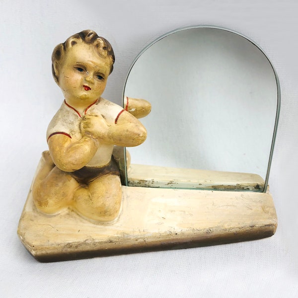 Patinierte Stuckfigur Gipsfigur Junge mit Spiegel Skulptur