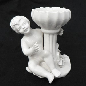 Mała figurka anioła z podstawą, aniołem w wazonie, porcelanowym aniołkiem