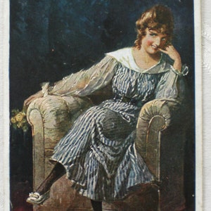 Carte d'artiste Jamais embrassée Jodolfi 1920 carte postale vintage dame femme fauteuil