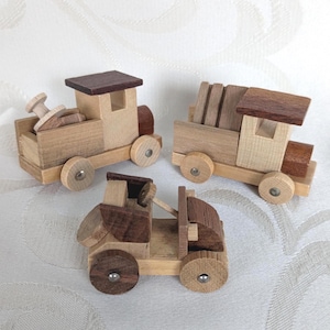 Vintage miniature vehicles with furniture, trucks, Jeep, Loquai, Erzgebirge wooden toys