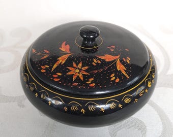 Round vintage wooden box, lidded box, jewelry box, painted wooden box, Eastern Europe