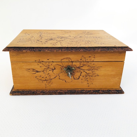 Vintage wooden box with key jewelry box pyrograph… - image 2