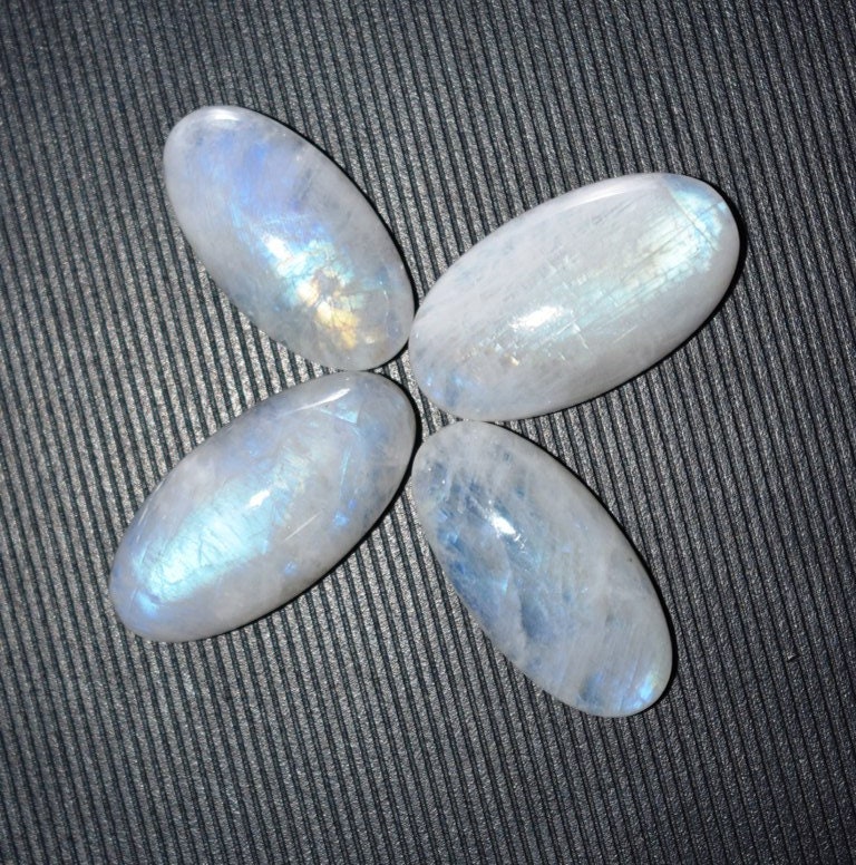 Argent Antique Métal Doré Celtique thème BOUTONS 22 /& 27 mm vendu par un bouton
