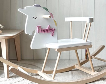 Cavallo a dondolo in legno personalizzato/Unicorno - Dondolo Montessori per bambini, Cavallo di legno, Giocattolo a dondolo unicorno, Cavallo a dondolo per bambini con un nome