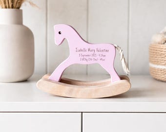 Caballo mecedor de madera personalizado, recuerdo para bebé, grabado con nombre y fecha de nacimiento, decoración personalizada para habitación infantil, regalo para recién nacido.