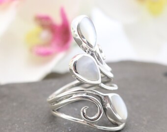 Mother of Pearl Ring | Adjustable Band | Triple Teardrop