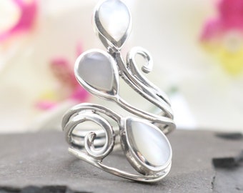 【TATIANA】DANGLE BUTTON PEARL RING★送料無料★3色 TATIANA】TRIPLE BERRY BUTTON PEARL RING☆送料無料 (TATIANA