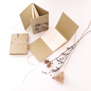 Caderno de Jardineiro com Sachês de Sementes, Colecionador Encadernado à Mão em Papelão Reciclado com Estampa Botânica, Caderno Botânico