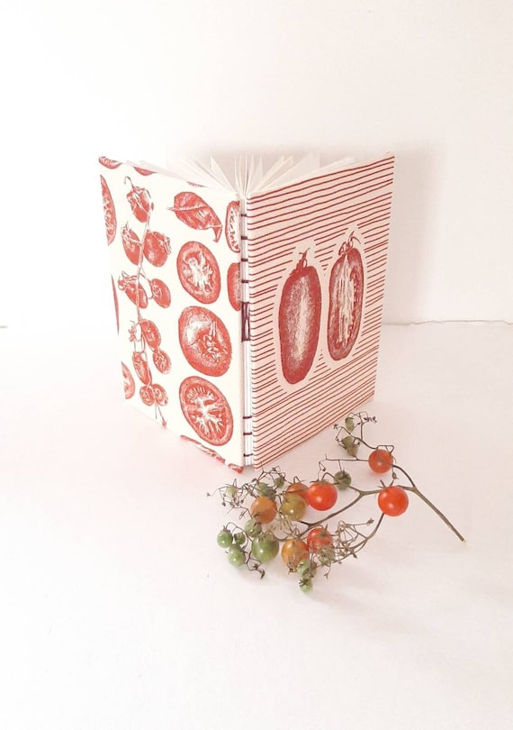 Quaderno per ricette rilegato a mano con pomodori in rosso e panna,  ricettario A5 fatto a mano con divisori, libro ricette, regalo mamma -   Italia