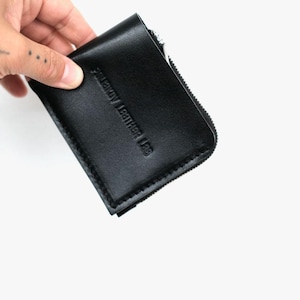 Cartera de piel M3: cartera minimalista y compacta con monedero, compartimento para billetes y compartimento para tarjetas. Cartera con cremallera hecha a mano. 10,5 x 9 cm.