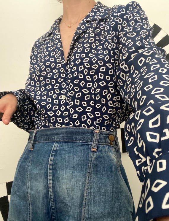 Sz Sm- NAVY Geometric PATTERN Button Up Casual BL… - image 2