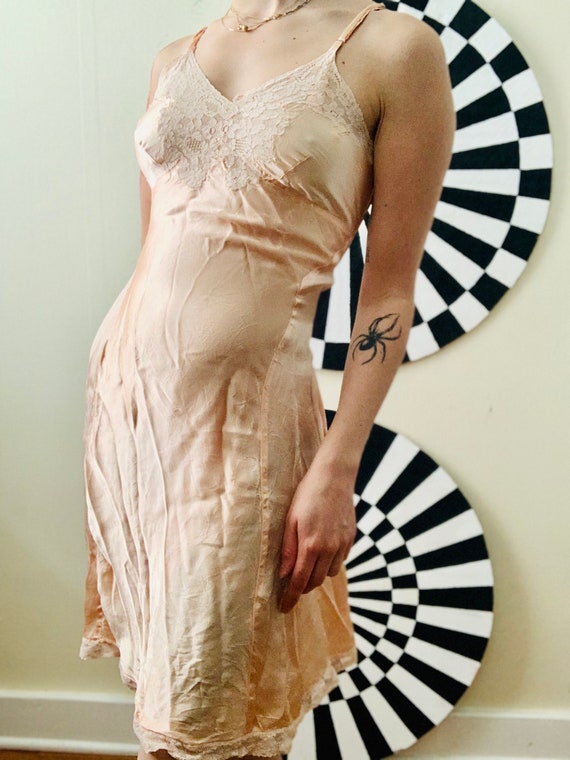 Sz Sm 1940s Pastel PINK SATIN & Lace Nightgown SLI