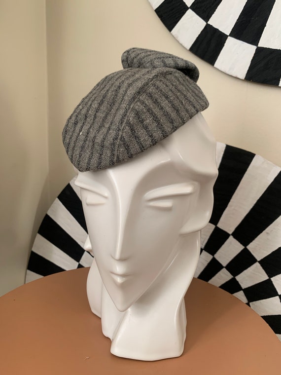 Vintage 1930s 1940s GRAY Tweed Striped Small Scul… - image 2