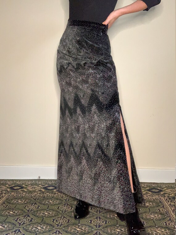 Vintage 1970s BLACK VELVET Long MAXI Skirt Size S… - image 5