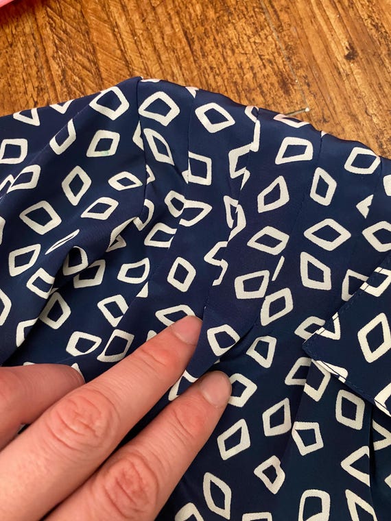 Sz Sm- NAVY Geometric PATTERN Button Up Casual BL… - image 7