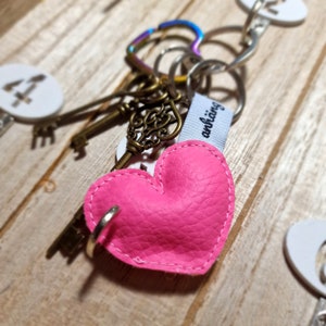 Süßer pinker Herz Anhänger aus Kunstleder