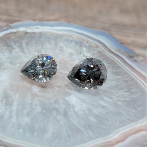 6*8mm & 8*10mm Medium/Dark Gray Pear Cut Moissanite