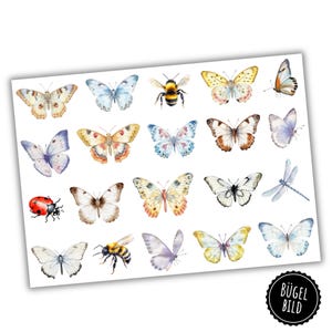 Könnte beinhalten: Eine Bogen Bügelbilder mit verschiedenen bunten Schmetterlingen, einem Marienkäfer, einer Libelle und zwei Hummeln.