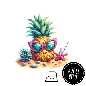 May include: A cartoon pineapple wearing pink sunglasses and a starfish on a beach with a straw sticking out of the top. The pineapple is surrounded by sand, seashells, and a small green plant. The text "BÜGEL BILD" is in a circle at the bottom right of the image.