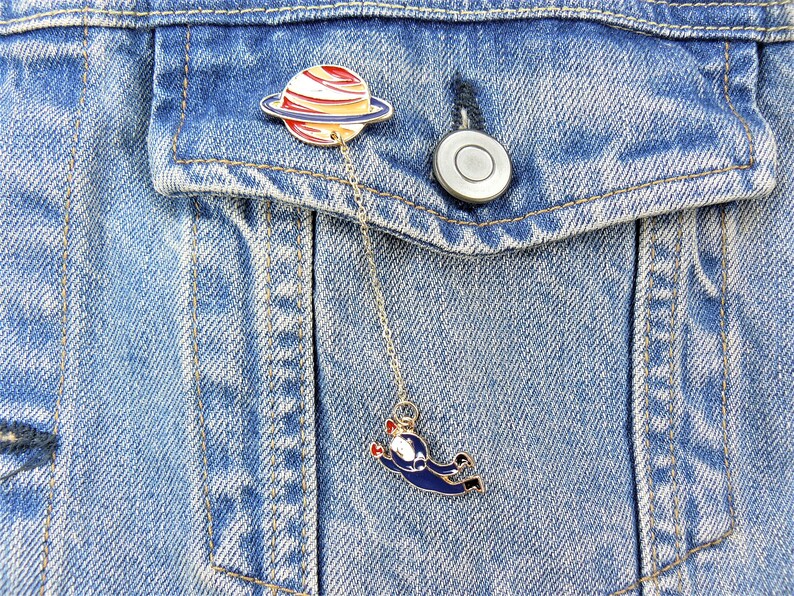 1 Emaille-Pin, Anstecknadel, Astronaut, Weltall, Mars, Pin, Brosche Bild 3