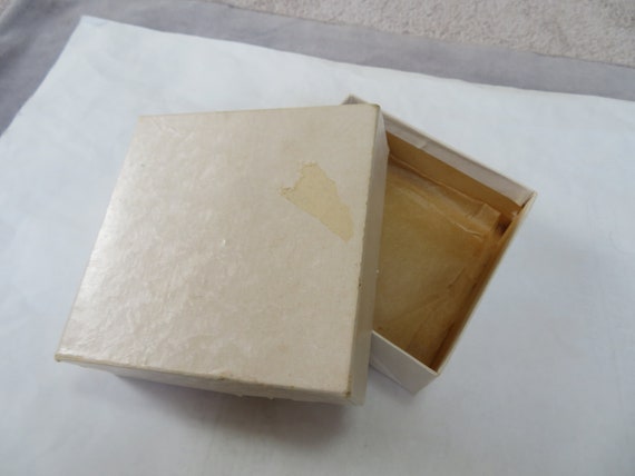 1920s Flapper Face Powder Box , Silk Covered Card… - image 7