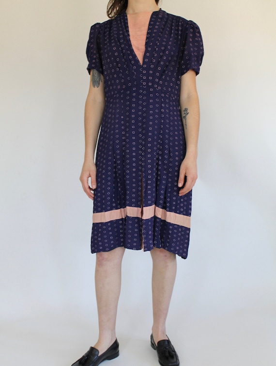 vintage 1930s / 1940s Rayon Dress / Novelty Print